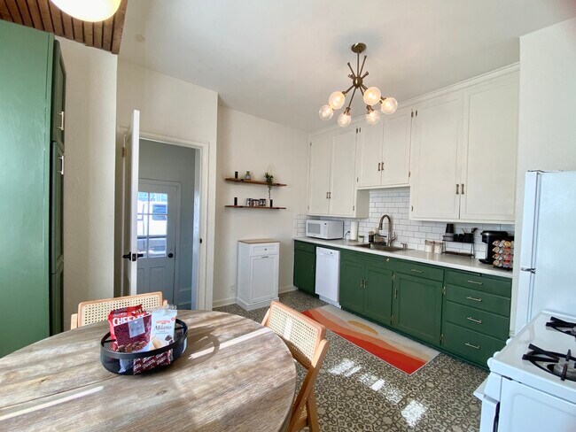 Foto del edificio - 1330 S 48th St