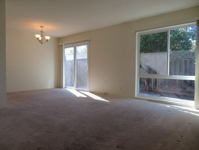 Foto del edificio - 917 Henderson Ave