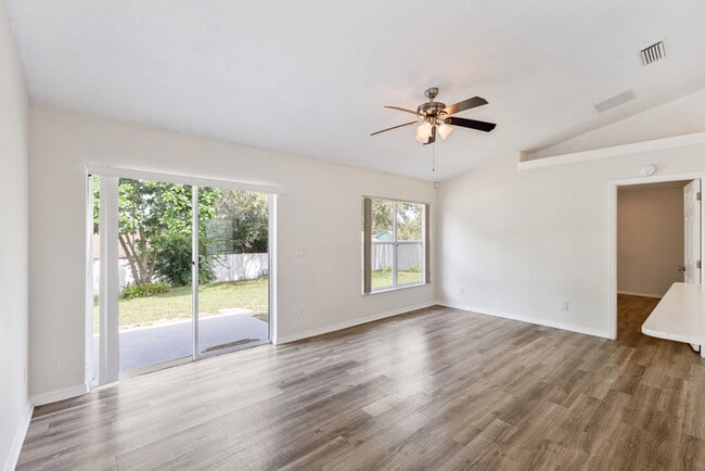 Building Photo - 13219 Pinyon Dr