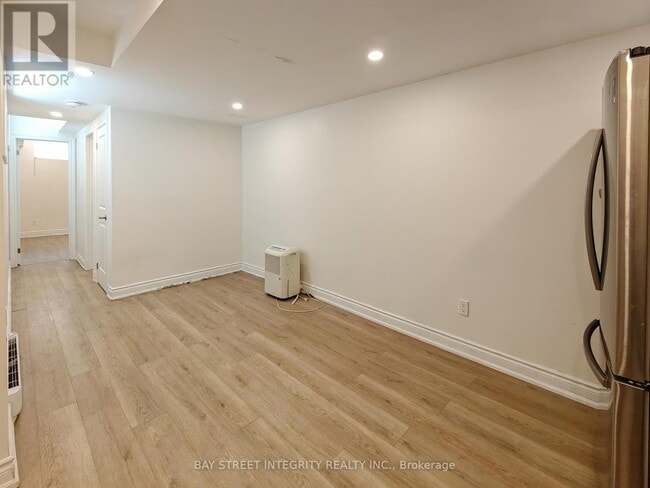 Building Photo - 598 Crawford St