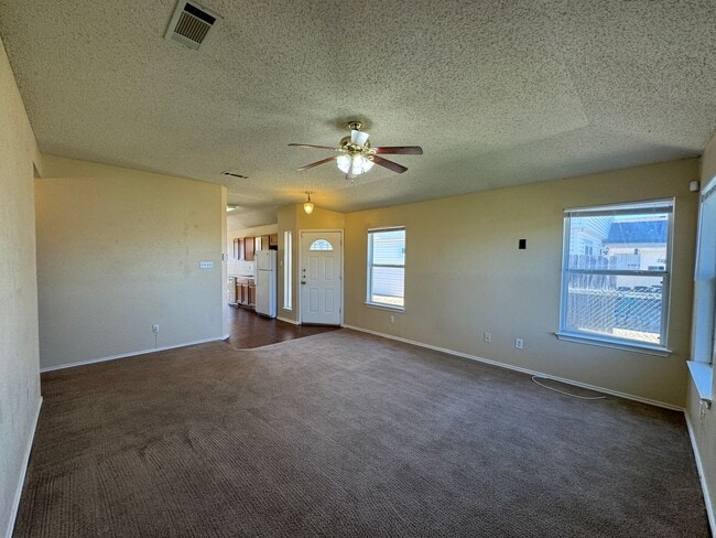 Building Photo - 360 Virtual Tour Available