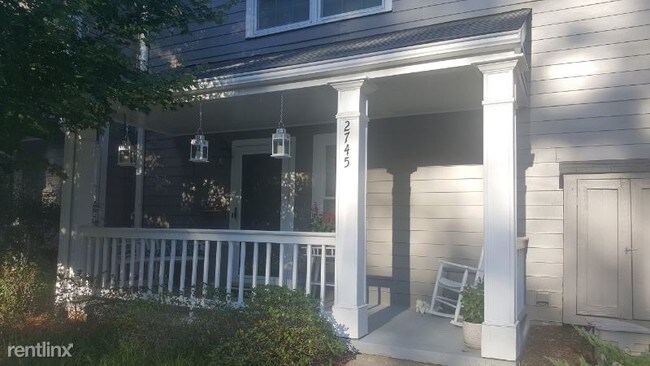 Foto del edificio - 2745 Farmstead Rd