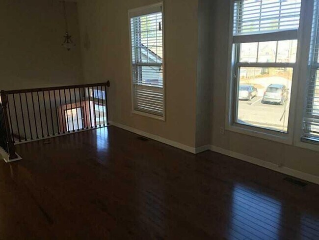 Building Photo - 921 Fawn Way