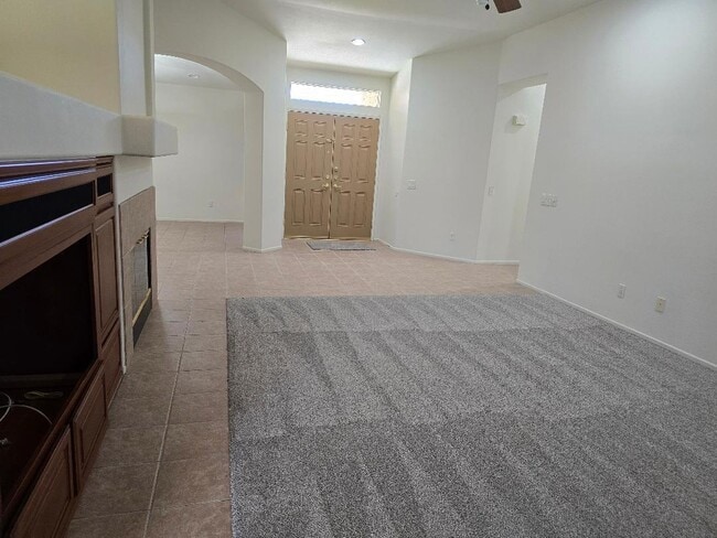 Foto del edificio - 45705-45705 Coldbrook Ln