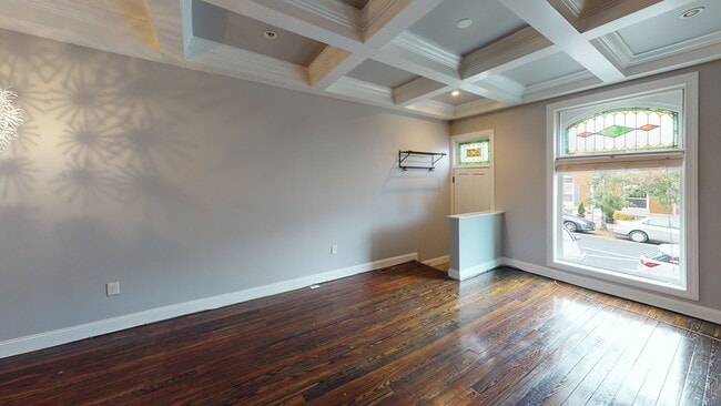 Building Photo - 509 S Kenwood Ave