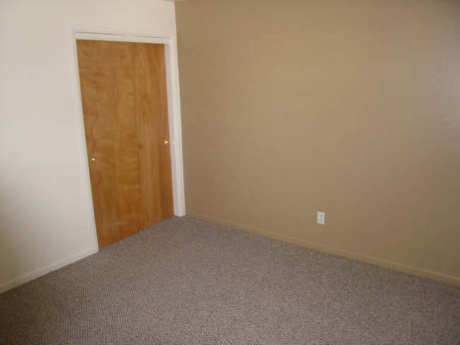 Building Photo - 3023 La Salle Ave