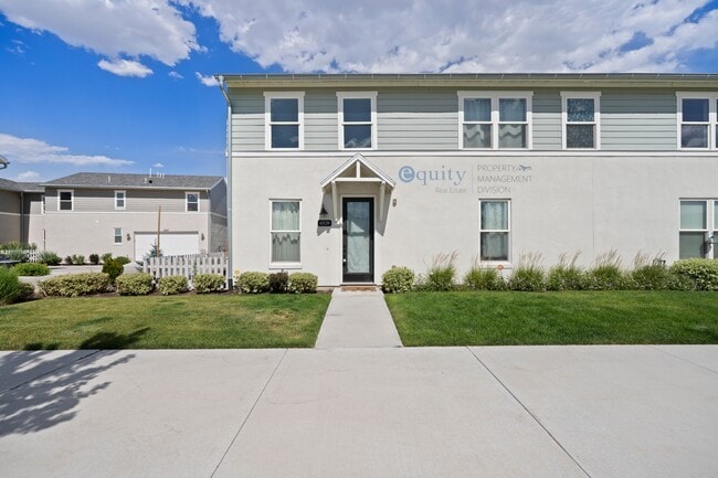 Photo - 10539 Liv Way (South Jordan, UT) House