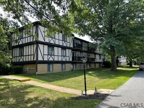 Building Photo - 545 Goucher St