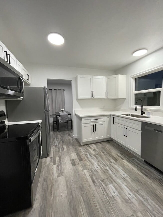 Foto del edificio - Room for rent near UP #1