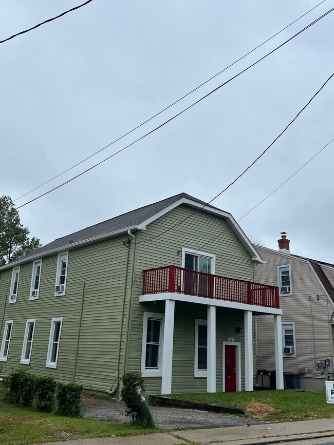 Foto del edificio - 437 Schwartz Ave