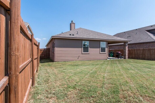 Building Photo - 4704 Shagbark Dr