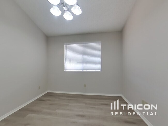 Foto del edificio - 13352 N 77th Ave
