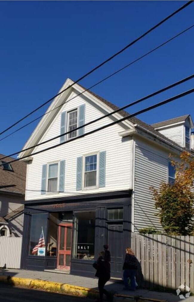 Apartments for Rent in Little Deer Isle ME with a Balcony 1 Rentals