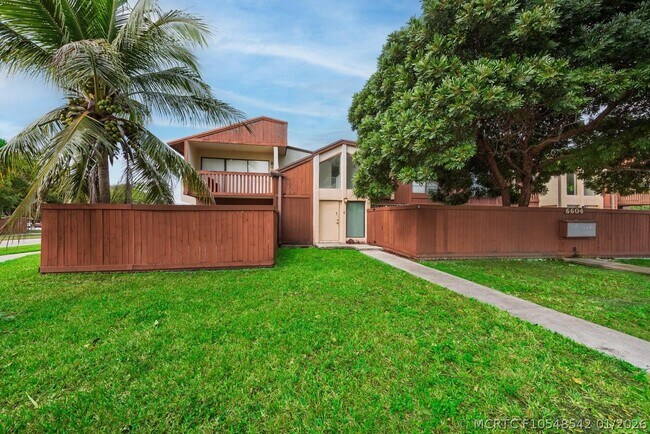 Building Photo - 6604 SW 114th Pl