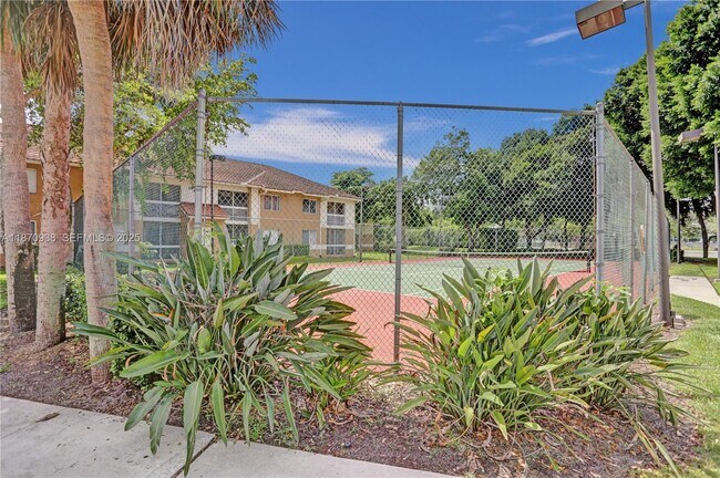 Foto del edificio - 801 NW 91st Terrace