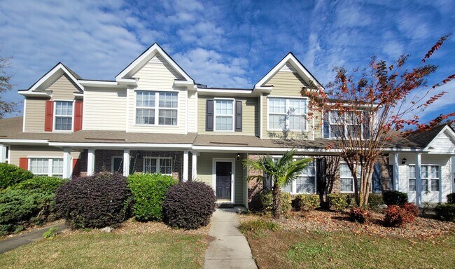 Building Photo - Sawgrass East