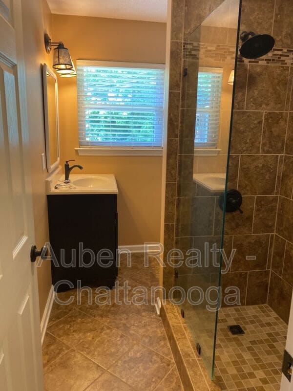 Building Photo - 110 Whitecrest Cir NW