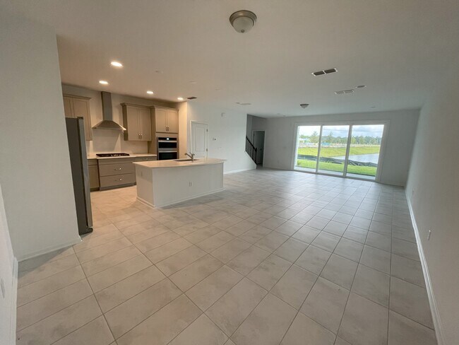 Building Photo - 711 Cherry Elm Dr