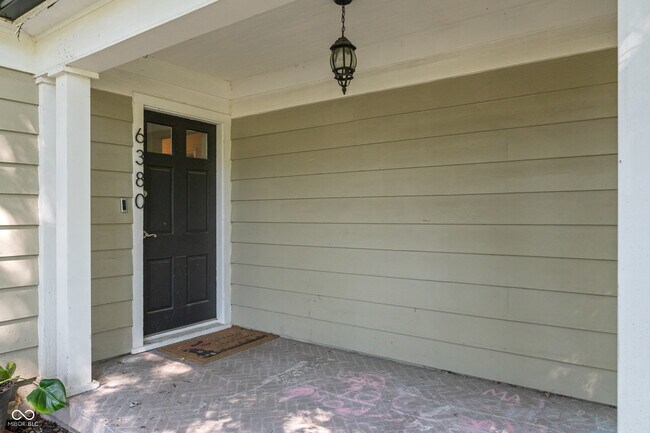 Foto del edificio - 6380 Hazelwood Ave