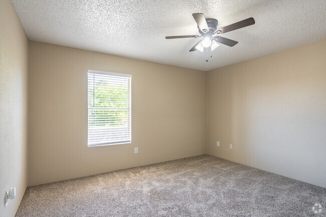 2BR, 2BA - 900SF - Creekwood Village