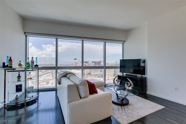Building Photo - 4471 Dean Martin Dr
