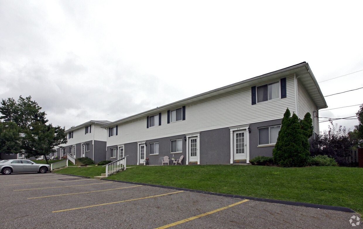 Primary Photo - 810-832 Clyde Ave