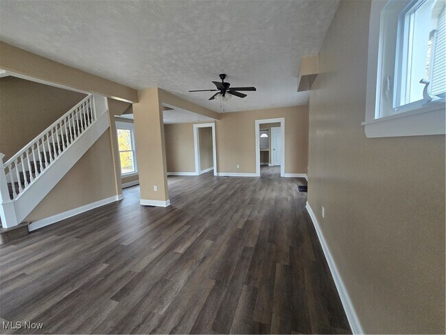 Foto del edificio - 2294 E 100th St