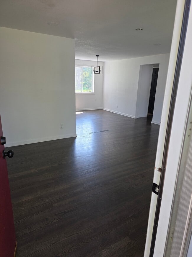 Building Photo - 5419 Ridgeway Ave