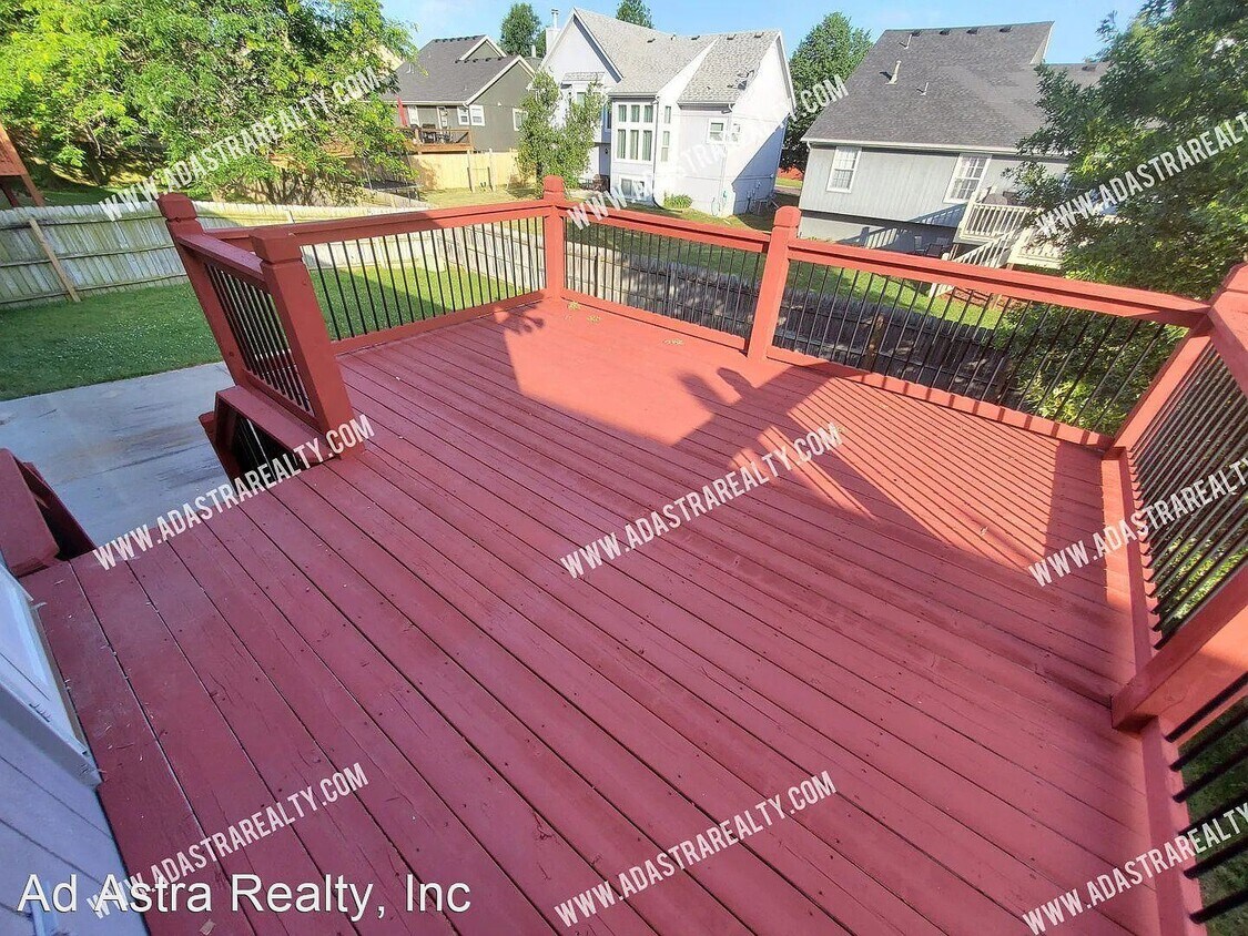 Foto del edificio - 4 br, 3 bath House - 15620 Foster Street