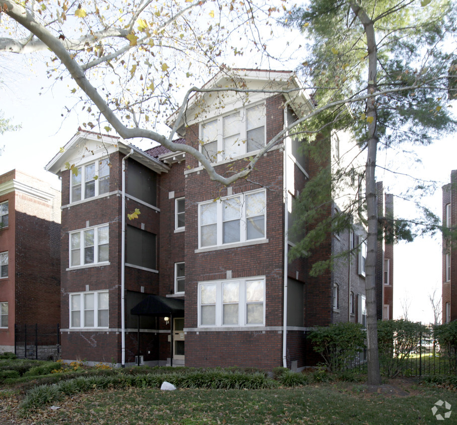 Foto del edificio - 5576 Pershing Ave