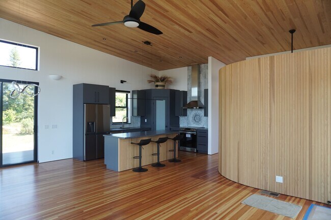 Foto del edificio - 4330 Parker Hill Rd