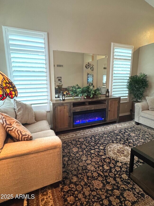 Foto del edificio - 4435 E Cathedral Rock Dr