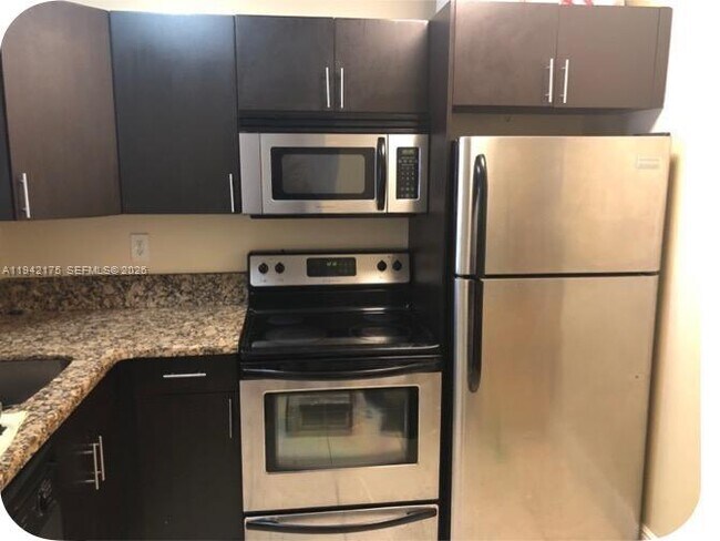 Foto del edificio - 498 NW 165th St