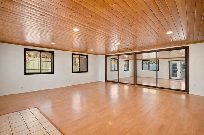 Building Photo - Kula/Omapio Studio