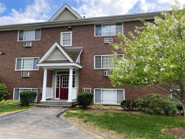 Foto del edificio - 3861 Brown Ave