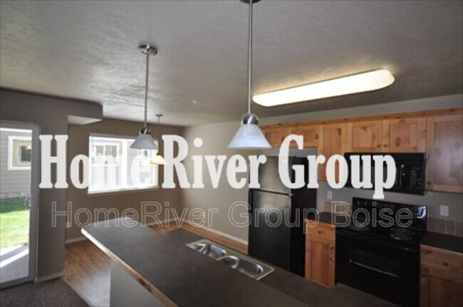 Building Photo - 2980 W Acarrera Ln