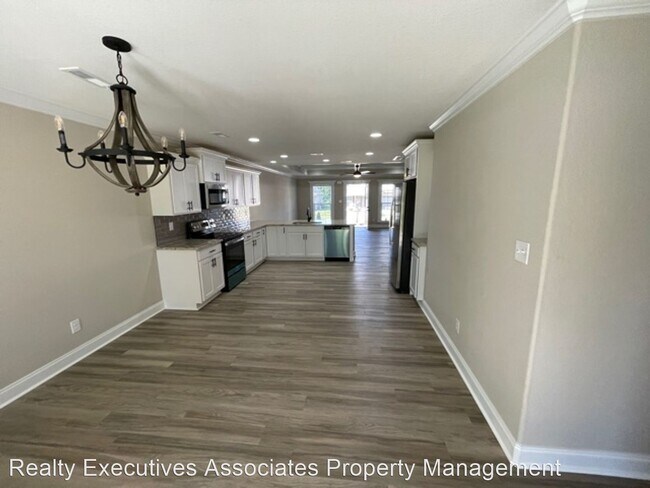 Building Photo - 3 br, 2 bath House - 238 Sand Hills Drive