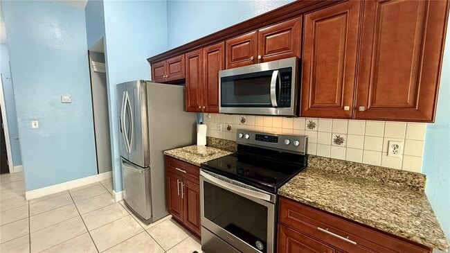 Foto del edificio - 2482 Quail Run Blvd N