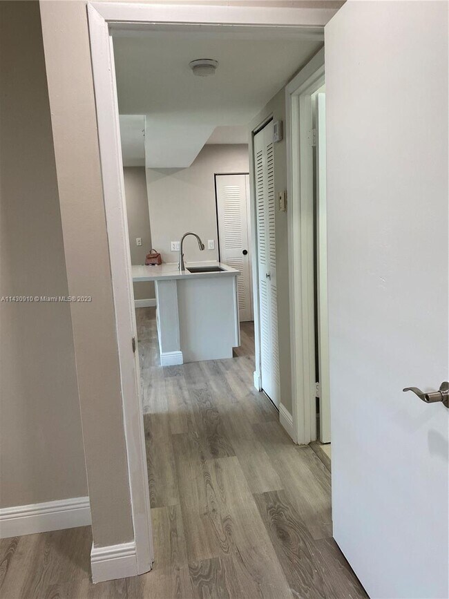 Foto del edificio - 1261 SW 46th Ave