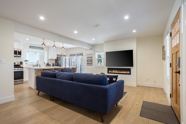 LIving Room - 1438 W 30th St