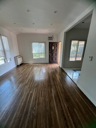 Building Photo - 1049 N Stanley Ave