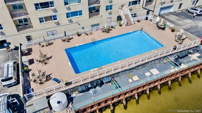Foto del edificio - 292 Pequot Ave