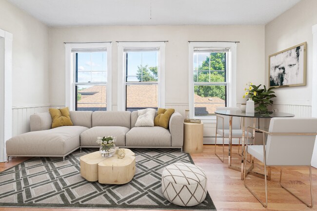 Building Photo - 33 Oakland St