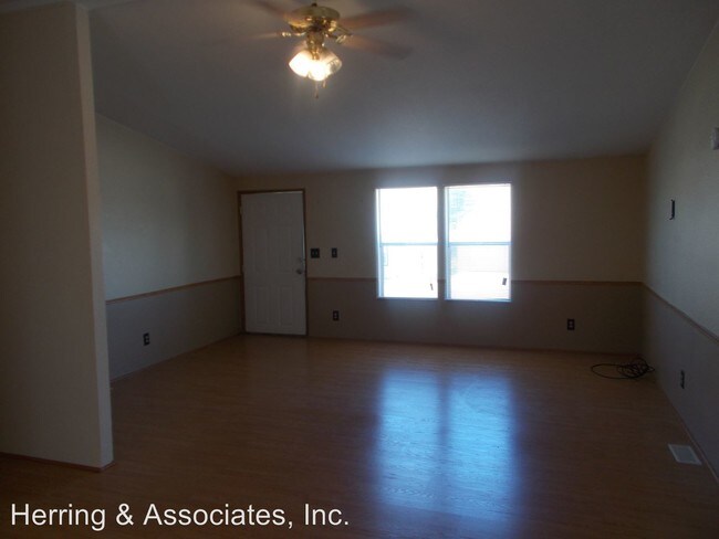 Foto del edificio - 2106 Honeysett Rd