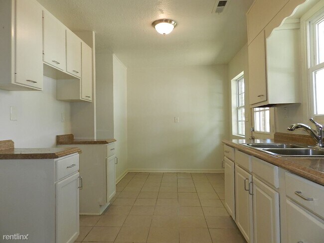 Building Photo - 5620 Ailanthus Trail