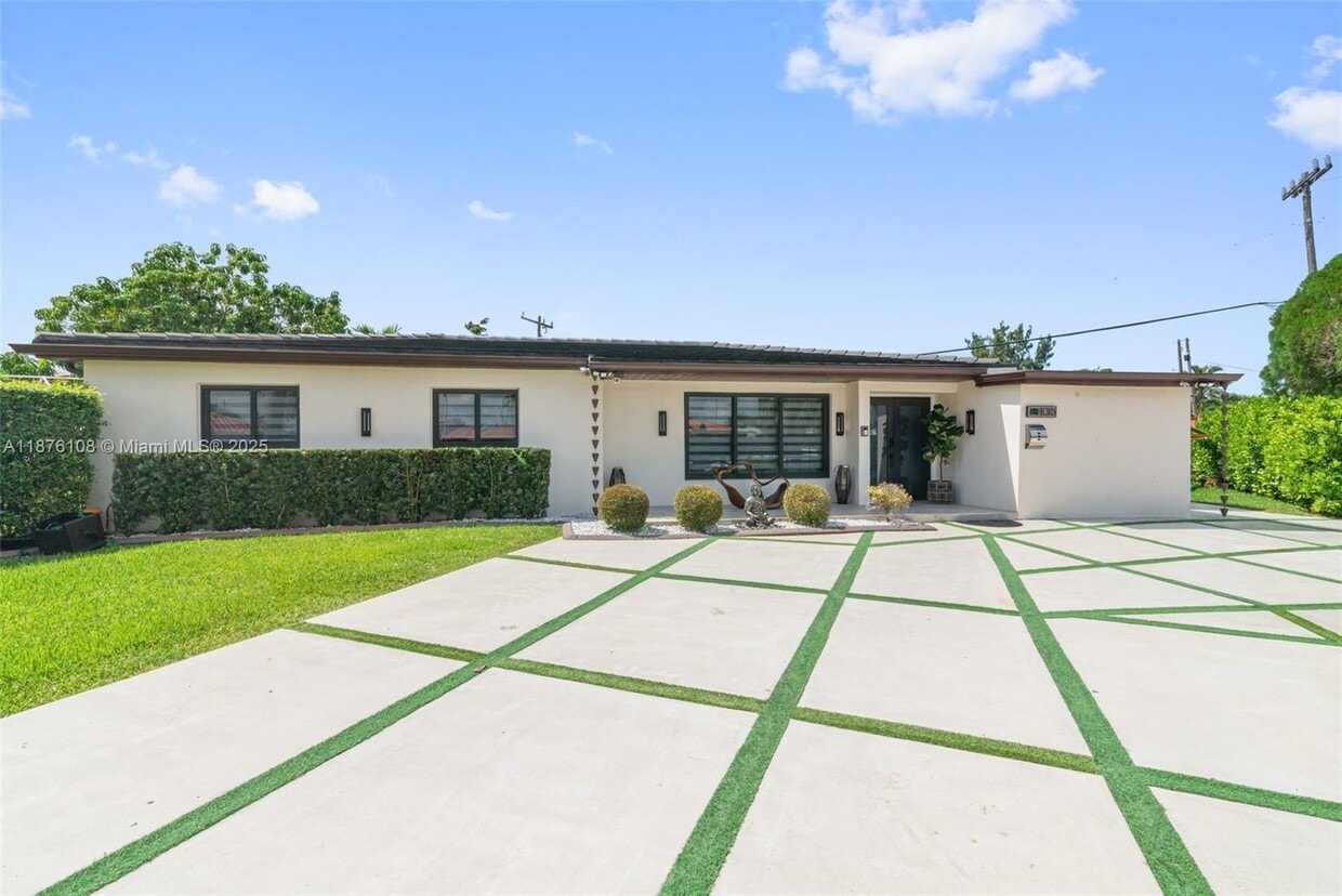 Foto principal - 830 SW 93rd Ave
