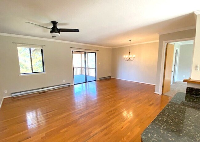 Foto del edificio - Great Location 1/2 mile from downtown Weav...