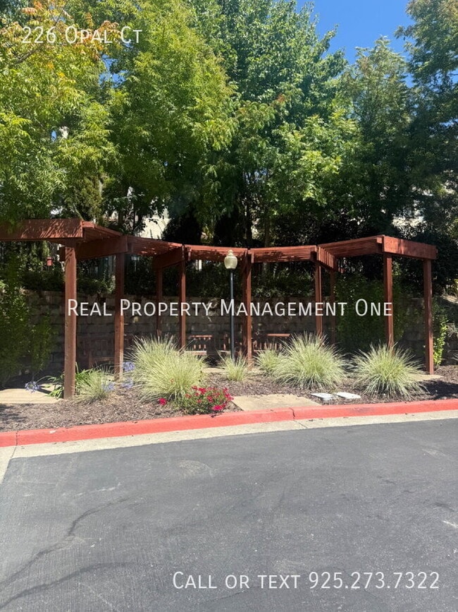 Building Photo - 226 Opal Ct
