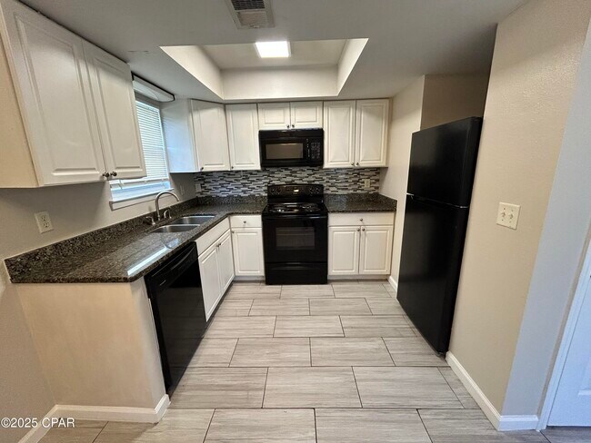 Foto del edificio - 3914 E 11th St