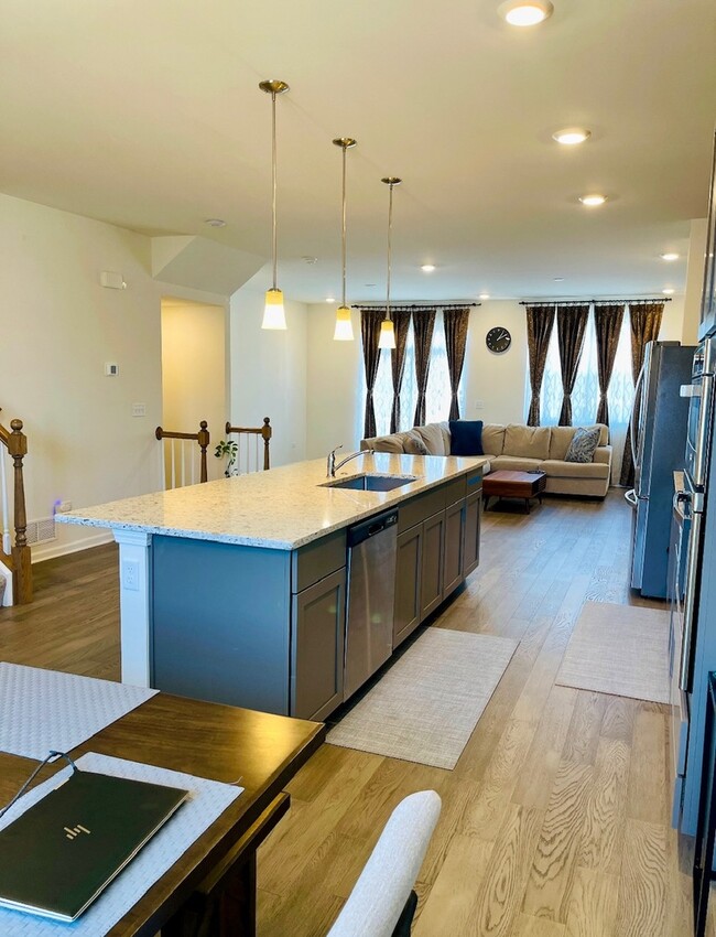 Building Photo - 4165 Chelsea Mnr Cir